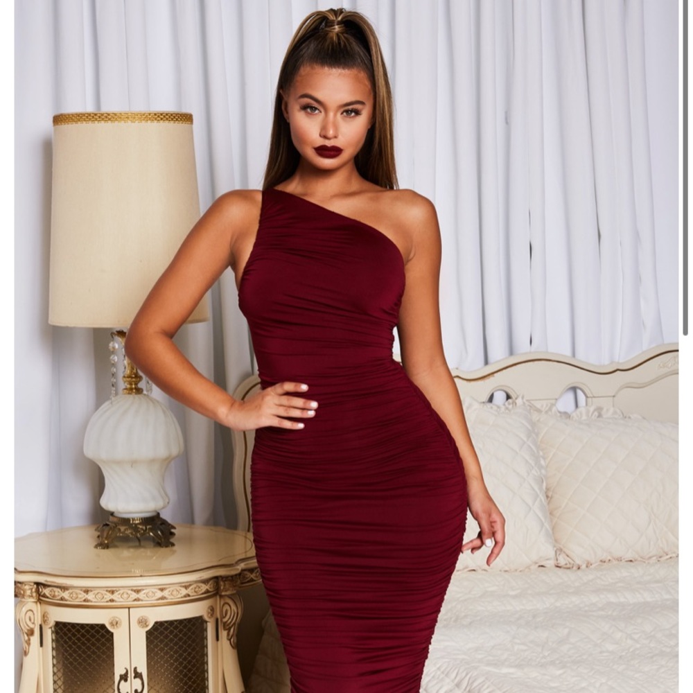 OH POLLY MIDAXI DRESS IN DARK RED